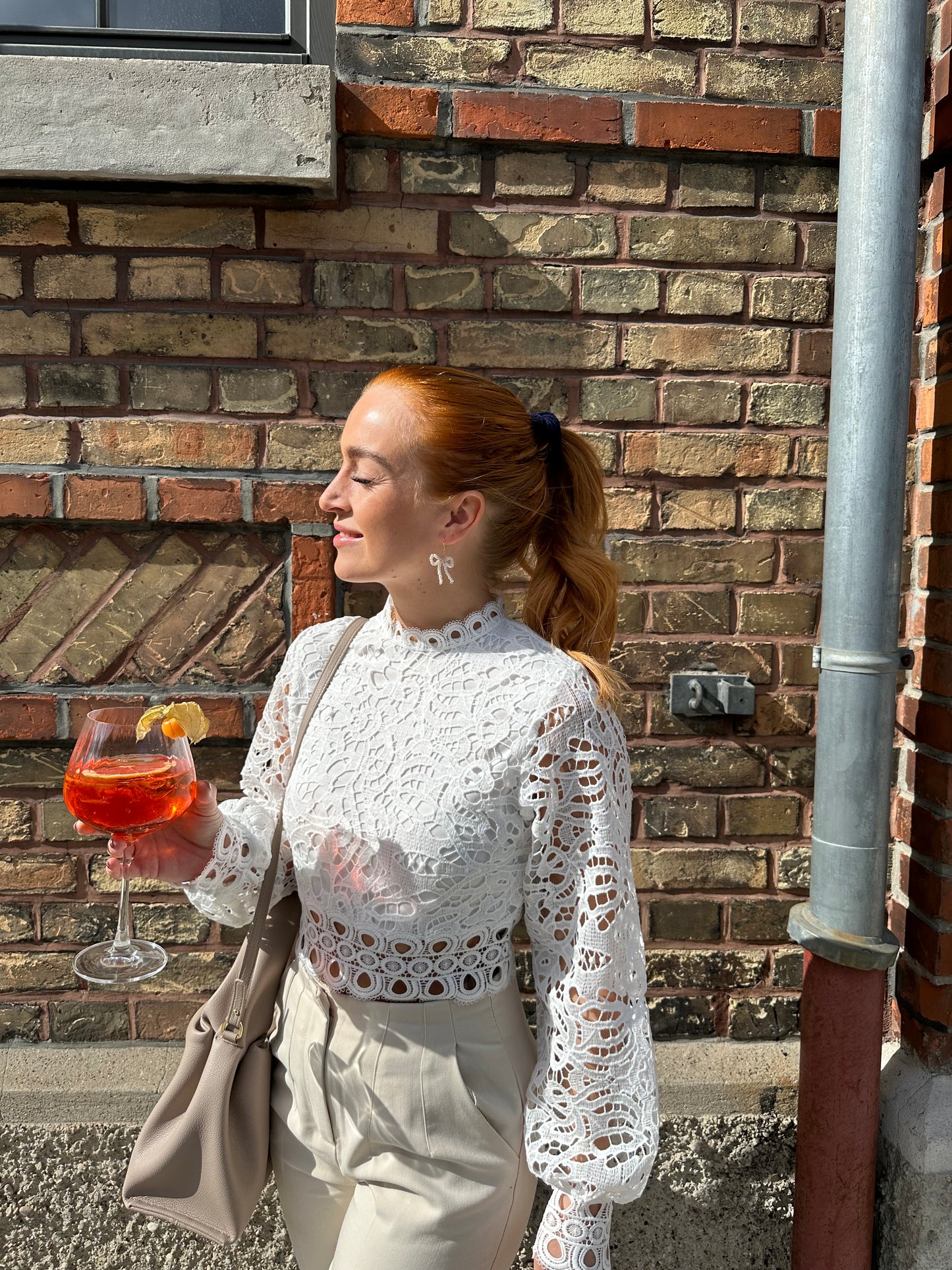 Amour Ohrringe im Schleifendesign