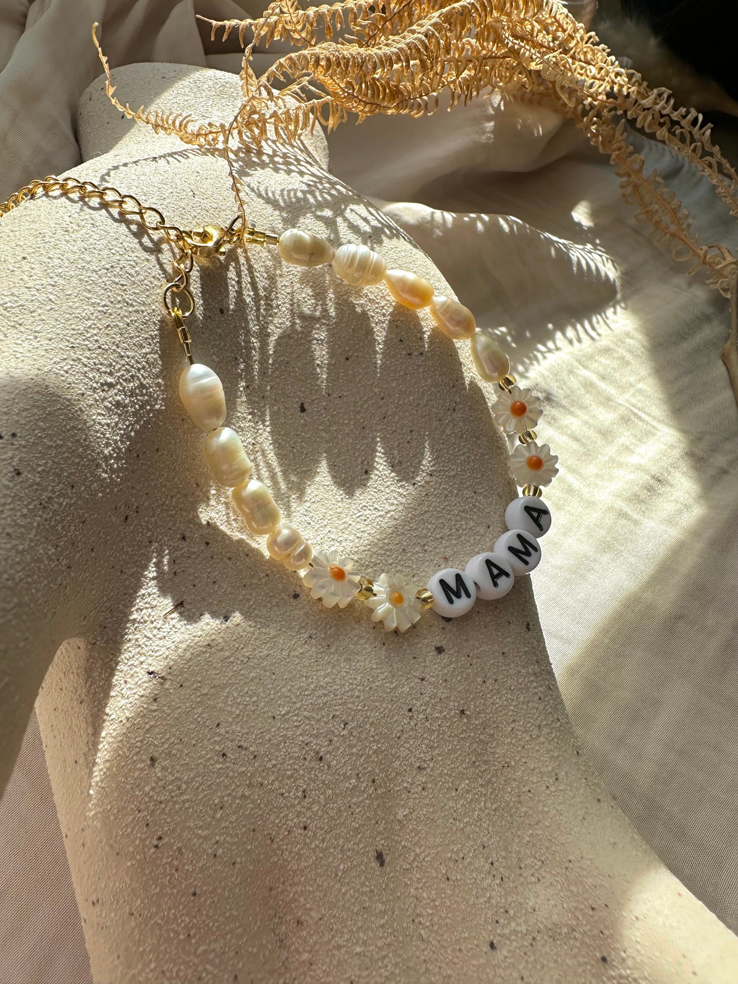 Süßwasserperlenarmband Daisy „Mama“