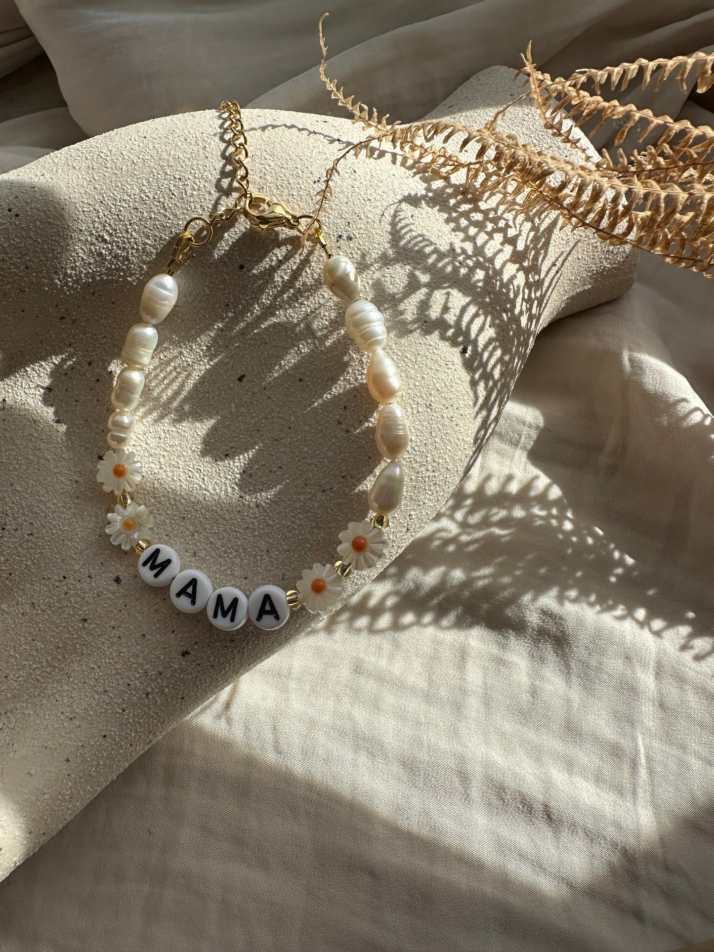 Süßwasserperlenarmband Daisy „Mama“