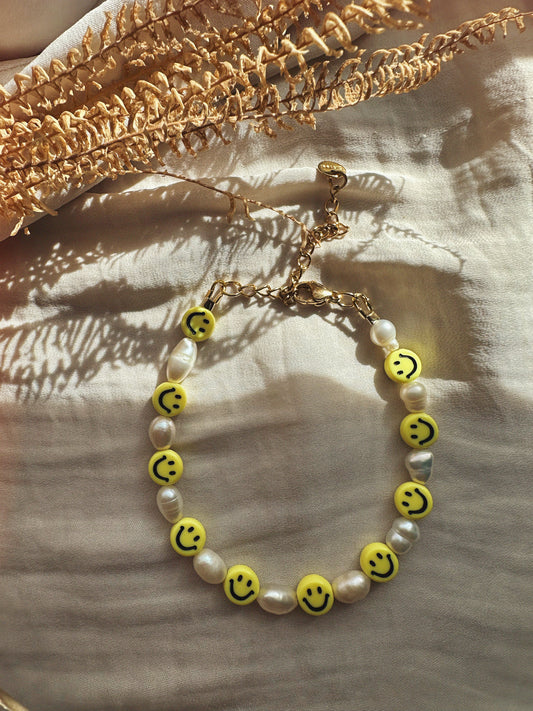 Smileyarmband mit Süßwasserperlen